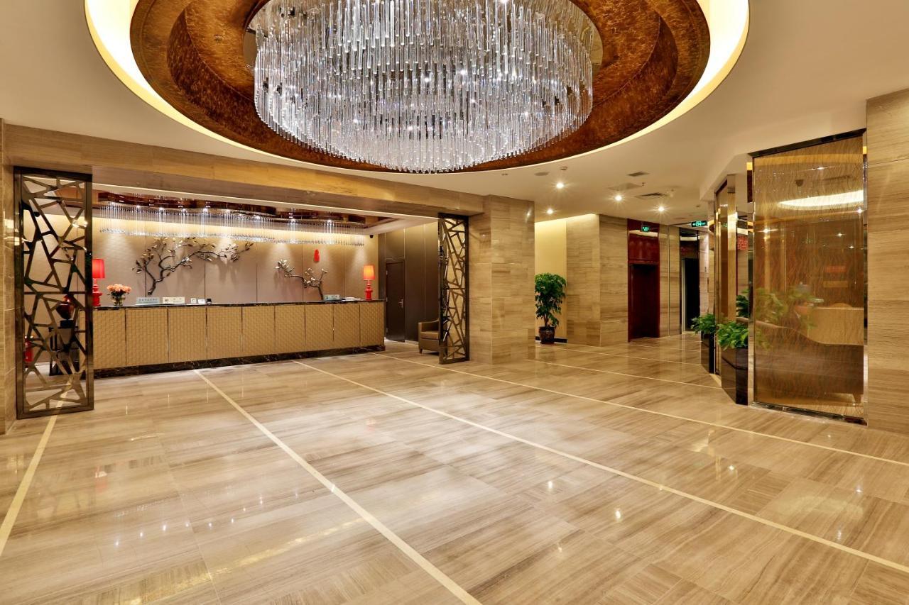 تشونغتشينغ Minshan Yuanlin Grand Hotel المظهر الخارجي الصورة
