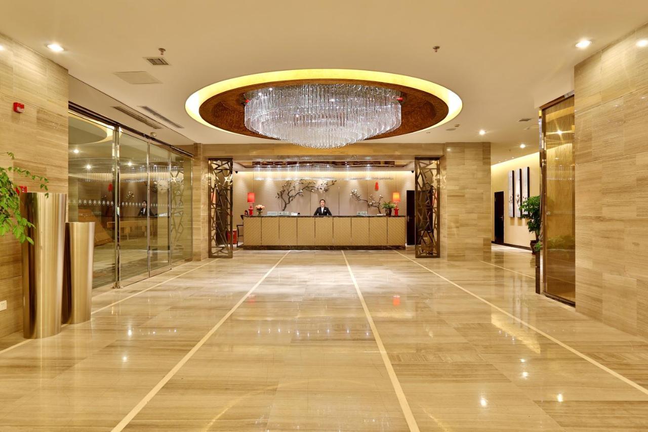 تشونغتشينغ Minshan Yuanlin Grand Hotel المظهر الداخلي الصورة